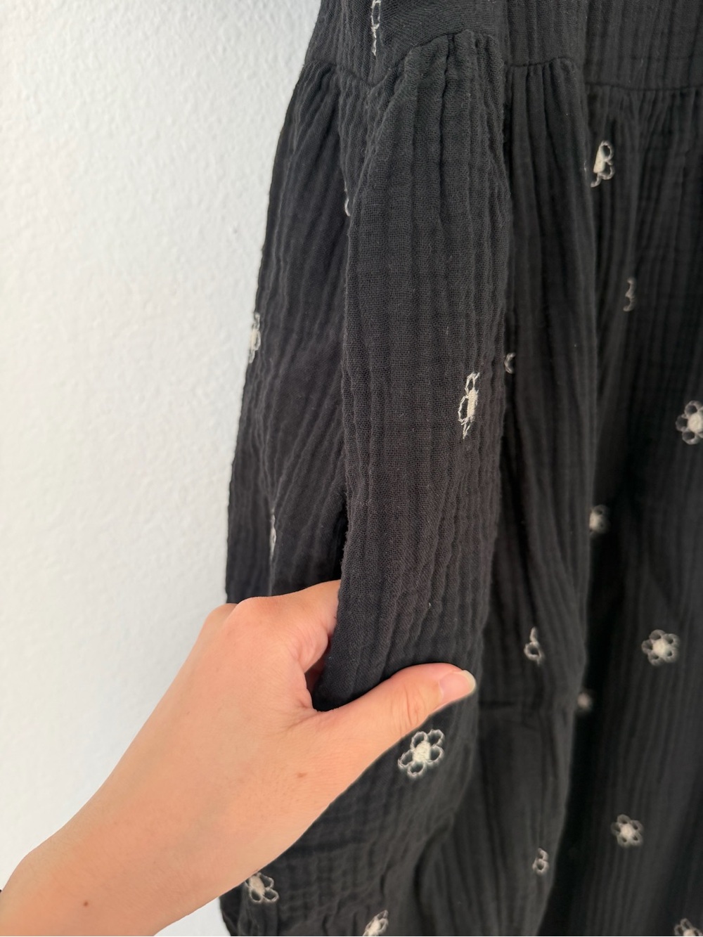 Madewell Daisy Embroidered Lightspun Gauze Cotton Midi Dress Size Medium M Black - Picture 4 of 9